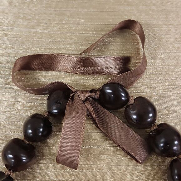 Jeweled Nut of Paradise Kukui Nut Lei - Picture 4 of 4